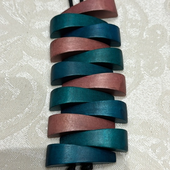 decouture textured jenga pendant necklace - Picture 3 of 6